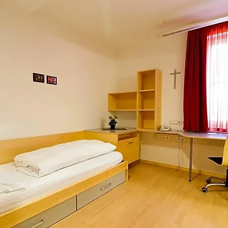 Kolpinghaus 2*